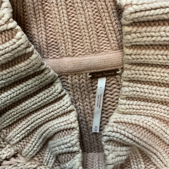 Free People Medium womens tan sweater chunky ribbed knit EUC - Picture 3 of 5